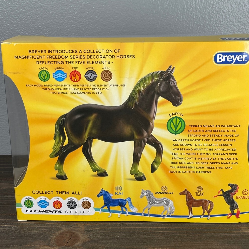 Breyer Horse Element Series Terran Earth 1:12 Scale Brown &‎ Green - Picture 5 of 5